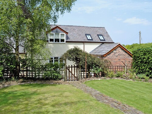 2 bedroom accommodation in Dobshill, near Chester