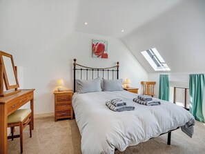 2 bedrooms, free WiFi, bed sheets - 2 bedroom accommodation in near Castleton (near Castleton)