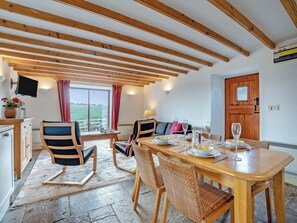 Dining - 2 bedroom accommodation in near Castleton (near Castleton)