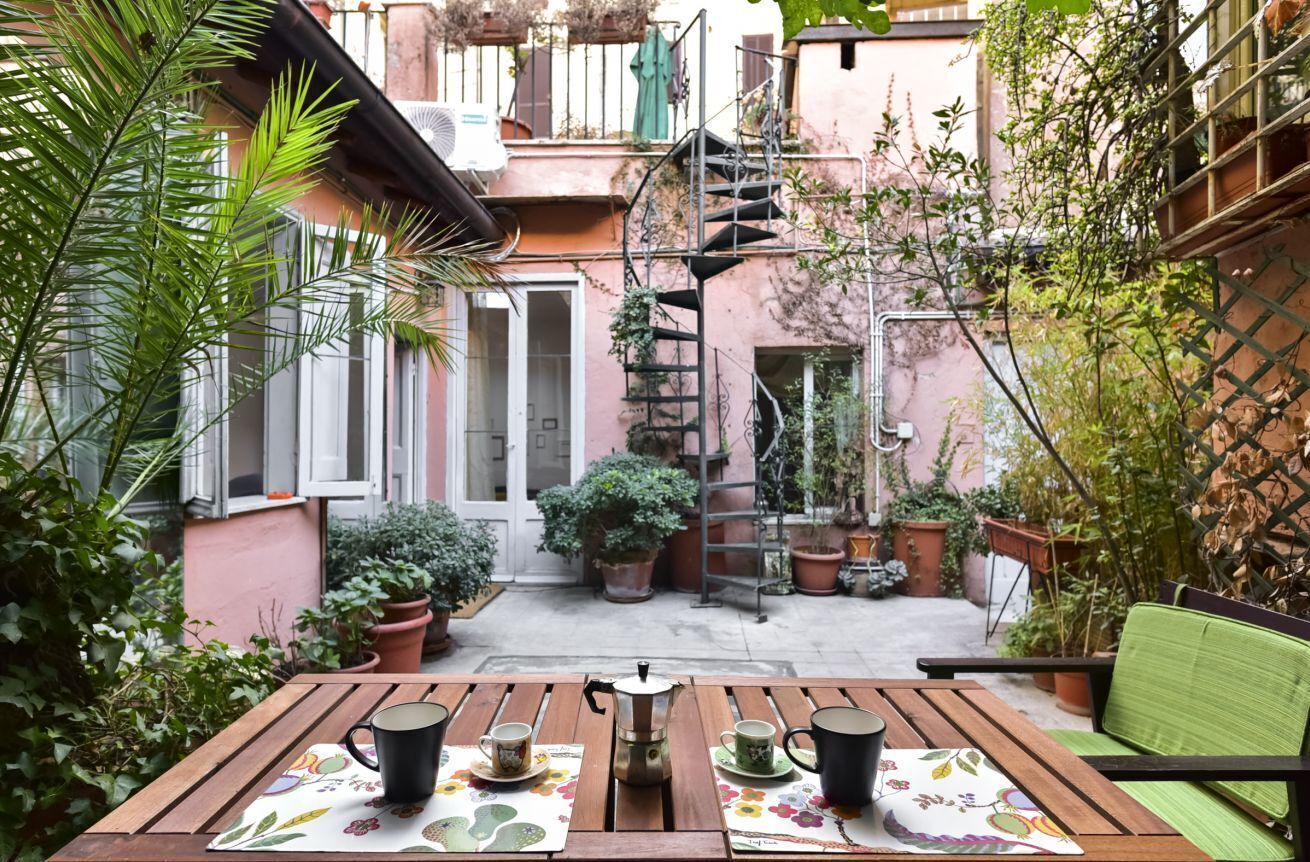 屋外ダイニングエリア