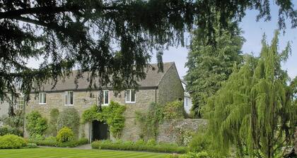 A lovely restored coach house only 300 yards from the centre of Kington.