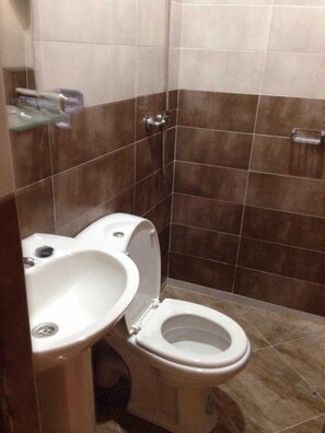 Ducha, cabezal de ducha tipo lluvia, artículos de tocador gratuitos