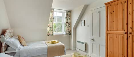 2 bedrooms, bed sheets