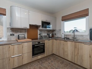 Lave-vaisselle, congélateur