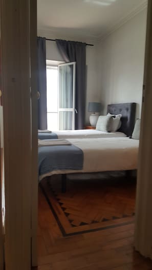 2 chambres, fer et planche Ă repasser, Wi-Fi, literie fournie