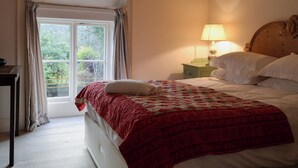 3 bedrooms, WiFi (free), bed sheets - 3 bedroom accommodation in Rievaulx, near Helmsley (Rievaulx, near Helmsley)