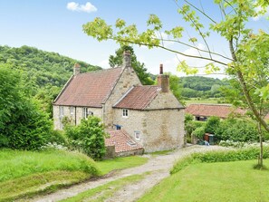 Exterior - 3 bedroom accommodation in Rievaulx, near Helmsley (Rievaulx, near Helmsley)