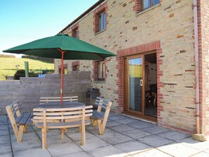 Outdoor dining - 3 bedroom accommodation in St Mawgan, near Newquay (St Mawgan, near Newquay)