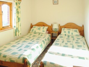 3 bedrooms, free WiFi, bed sheets