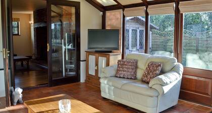 4 bedroom accommodation in Dumpling Green, near Dereham