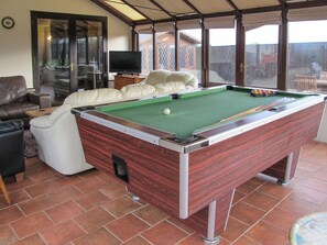 Games room - 4 bedroom accommodation in Dumpling Green, near Dereham (Dumpling Green, near Dereham)