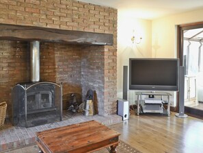 TV, fireplace - 4 bedroom accommodation in Dumpling Green, near Dereham (Dumpling Green, near Dereham)