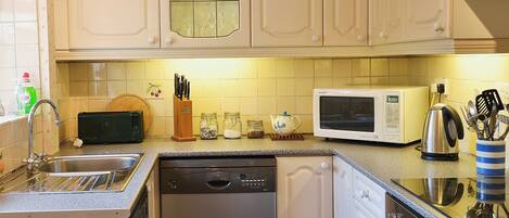 Dishwasher, cookware/dishes/utensils