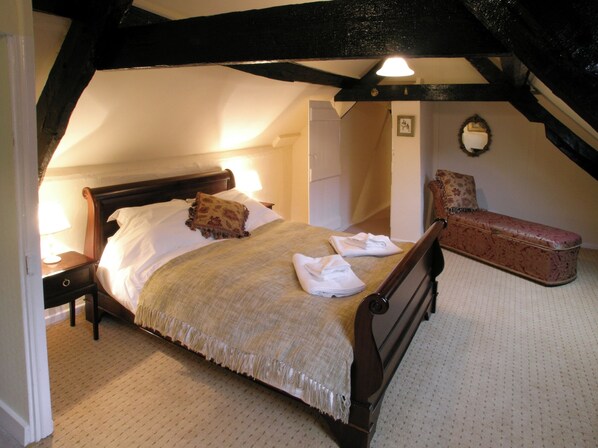 6 bedrooms, free WiFi, bed sheets