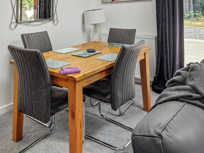Dining - 3 bedroom accommodation in Strachan, near Banchory (Strachan, near Banchory)