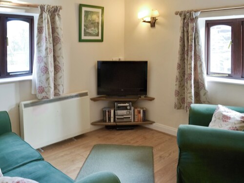 2 bedroom accommodation in Polson, nr. Launceston