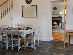 Dining - 3 bedroom accommodation in Scalegill, near Kirkby Malham (Scalegill, near Kirkby Malham)
