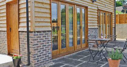 2 bedroom accommodation in Sheffield Park