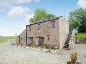 Exterior - 2 bedroom accommodation in Bleatarn, near Kirkby Stephen (Bleatarn, near Kirkby Stephen)