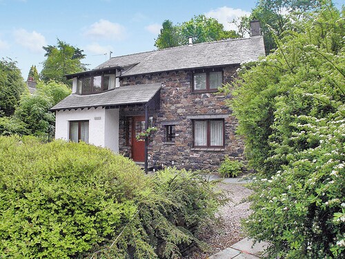 Spacious holiday accommodation just yards from Ullswater.