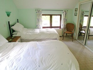 3 bedrooms, free WiFi, bed sheets