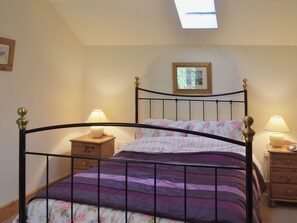 2 quartos, Wi-Fi de cortesia, roupa de cama