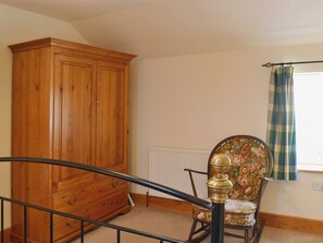 Interior - Located in an ideal base to explore the delights of Norfolk and Suffolk. (Denton, near Harleston)