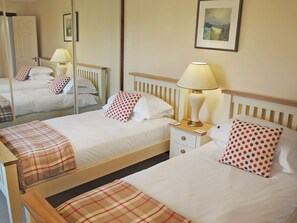 3 bedrooms, free WiFi, bed sheets