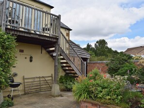 Terrace/patio - 1 bedroom accommodation in Upper Brailes, near Banbury (Upper Brailes, near Banbury)