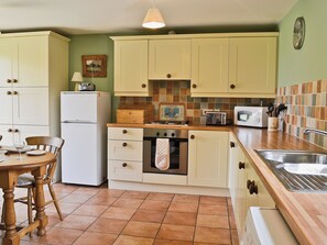 Highchair - 2 bedroom accommodation in Aldeby, near Beccles (Aldeby, near Beccles)
