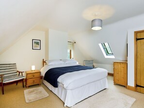 2 bedrooms, bed sheets - 2 bedroom accommodation in Aldeby, near Beccles (Aldeby, near Beccles)