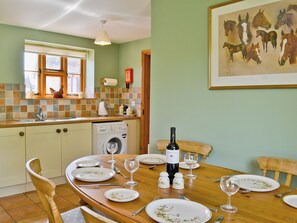 Dining - 2 bedroom accommodation in Aldeby, near Beccles (Aldeby, near Beccles)