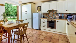 Private kitchen - 2 bedroom accommodation in Aldeby, near Beccles (Aldeby, near Beccles)