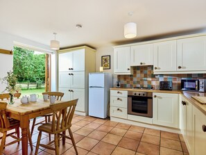 Highchair - 2 bedroom accommodation in Aldeby, near Beccles (Aldeby, near Beccles)