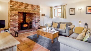 Living area - 2 bedroom accommodation in Aldeby, near Beccles (Aldeby, near Beccles)