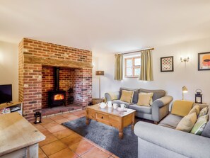 TV, fireplace