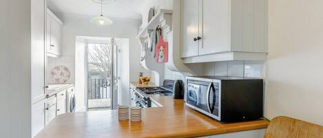 Geschirrspüler, Hochstuhl, Gefrierschrank