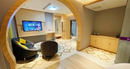 Shuiyue Qinghua Hotel