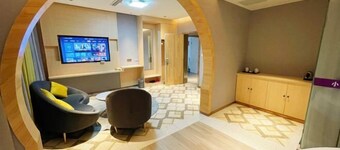 Shuiyue Qinghua Hotel