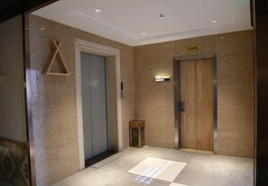 Interior - Shuiyue Qinghua Hotel (Gaoyou)
