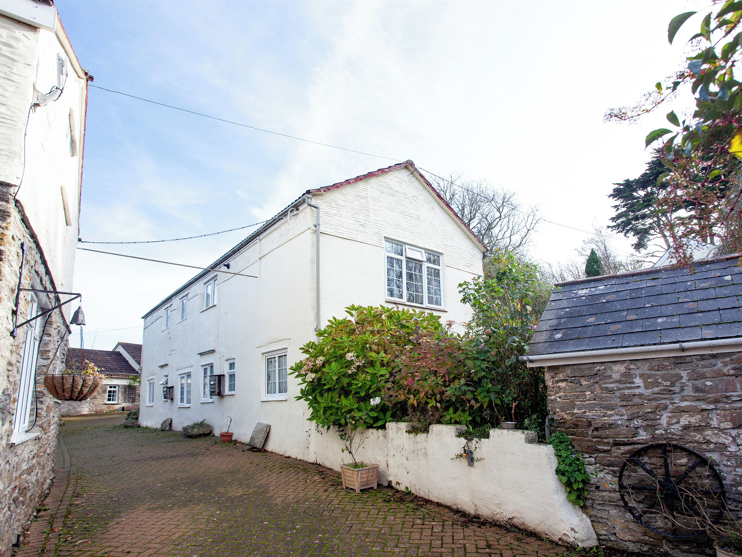 المنشأة من الخارج