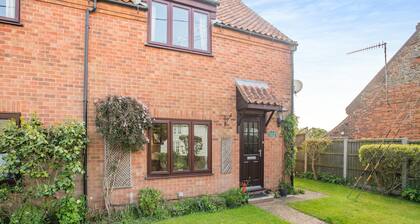 3 bedroom accommodation in Ringstead, near Hunstanton