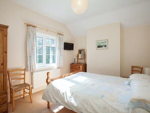 4 bedrooms, bed sheets - 4 bedroom accommodation in Chatcull, near Eccleshall (Chatcull, near Eccleshall)