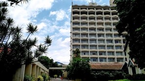 Front of property - Woodlands Hotel (Bengaluru)