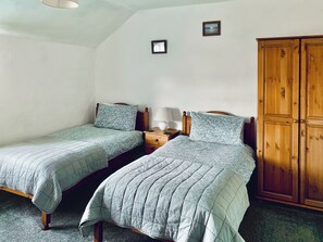 2 bedrooms, free WiFi, bed sheets