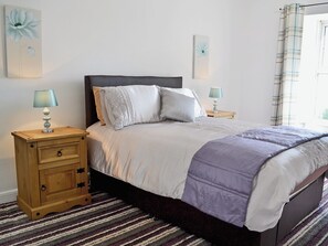 5 bedrooms, free WiFi, bed sheets