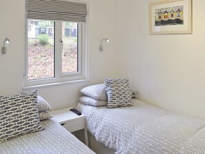 2 bedrooms, free WiFi, bed sheets - 2 bedroom accommodation in Lelant, near St Ives (Lelant, near St Ives)