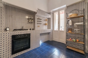 Oven, stovetop, ice maker