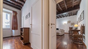 Living area - Spanish Steps 6 Pax Apartment (Roma)