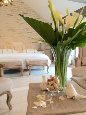 ห้องคอมฟอร์ทสำหรับสี่ท่าน, ปลอดบุหรี่ (Charme) | เครื่องนอนระดับพรีเมียม, เตียงเมมโมรีโฟม, ห้องพักตกแต่งอย่างมีเอกลักษณ์
